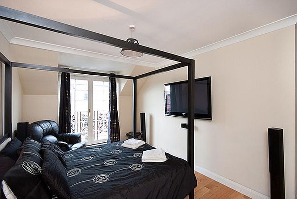 Ratcliffe Terrace *
