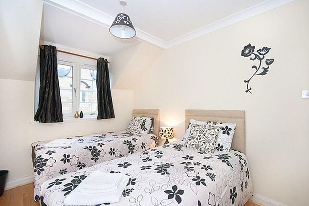 Ratcliffe Terrace *